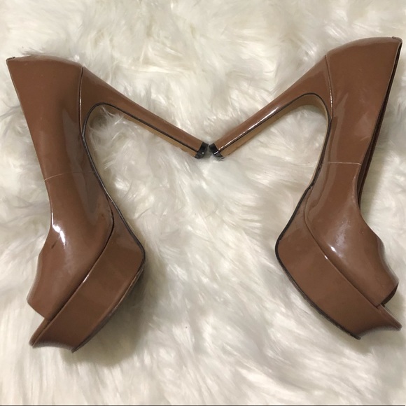 Vince Camuto women’s patent heels in size 5 1/2 - Picture 3 of 6